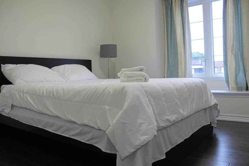 Photo of Bedroom in Alderwood