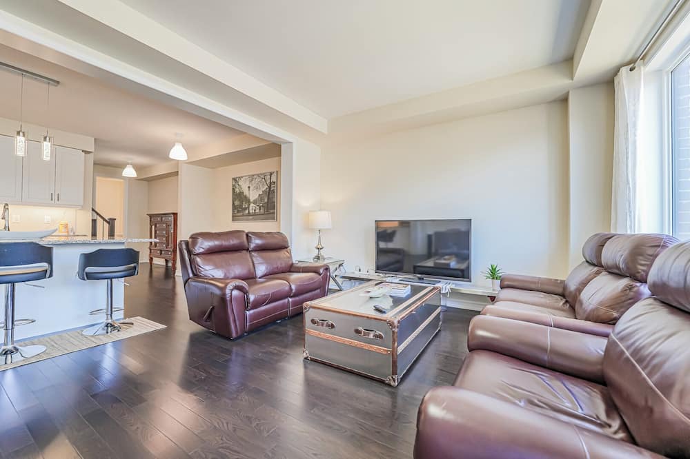 Photo of Livingroom in Alderwood