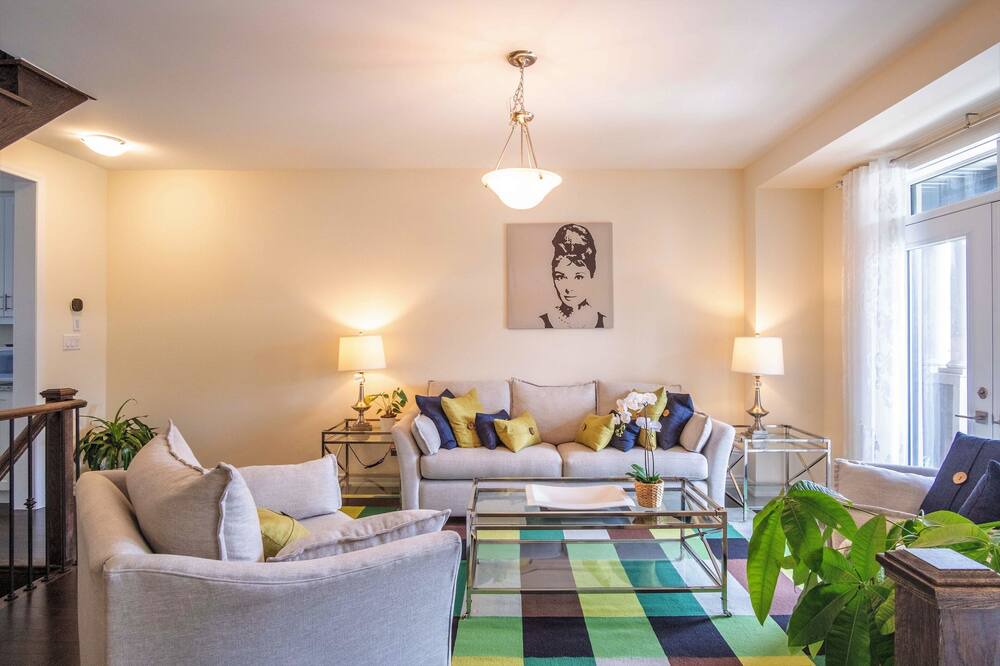 Photo of Livingroom in Alderwood