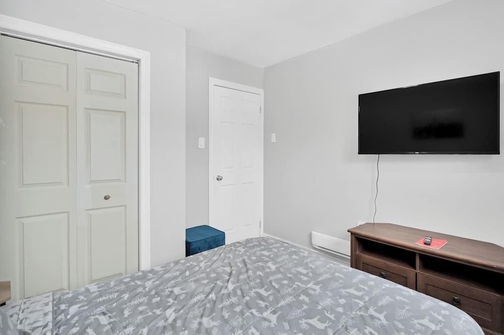Photo of Bedroom in Irondale