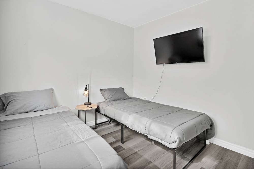 Photo of Bedroom in Irondale