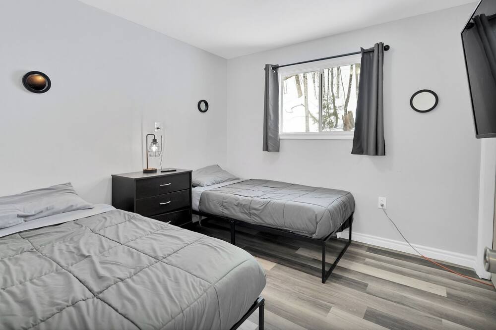 Photo of Bedroom in Irondale
