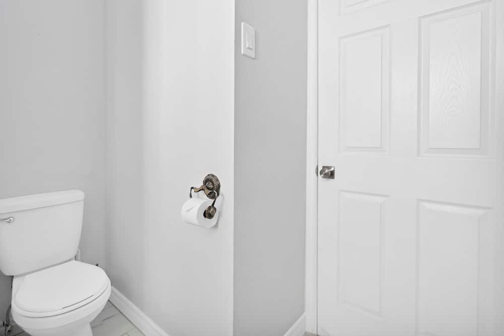 Photo of Bathroom in Irondale