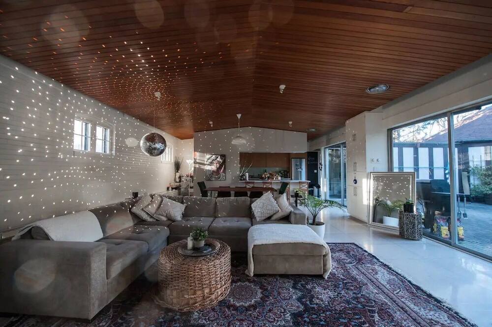 Photo of Livingroom in Midtown Toronto