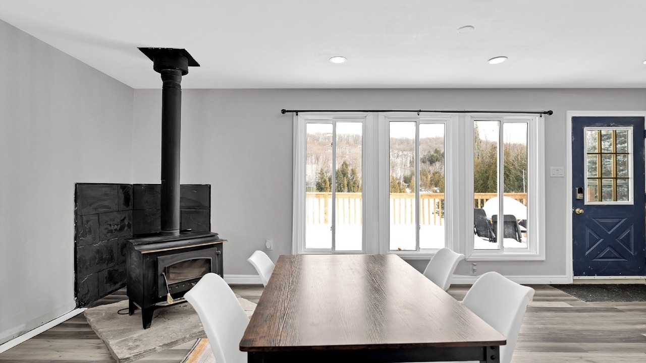 Photo of Livingroom in Irondale