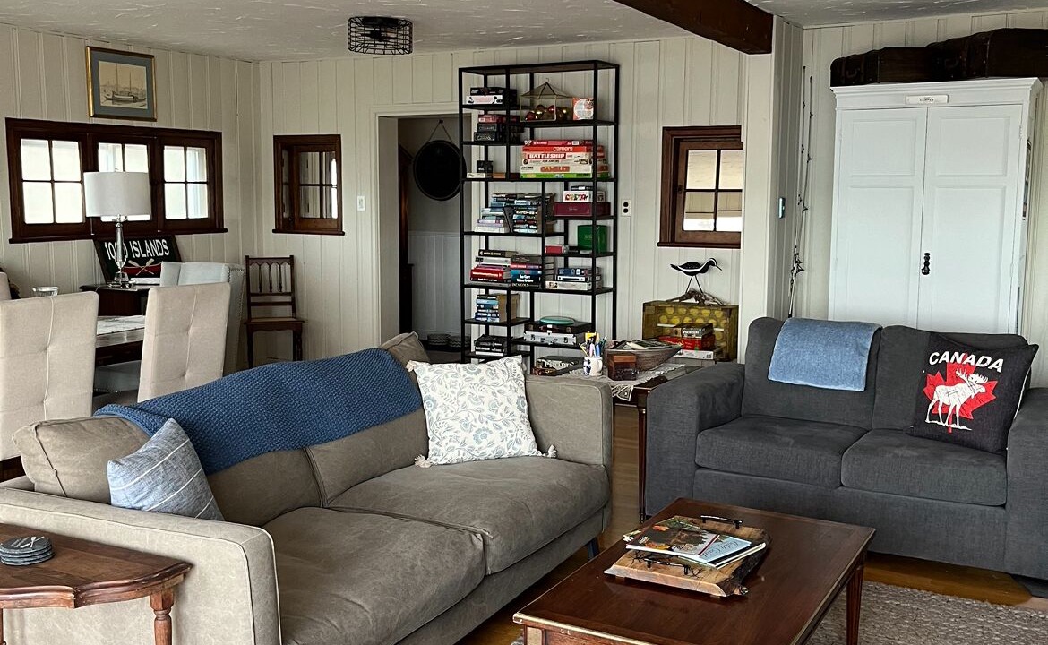 Photo of Livingroom in Mallorytown