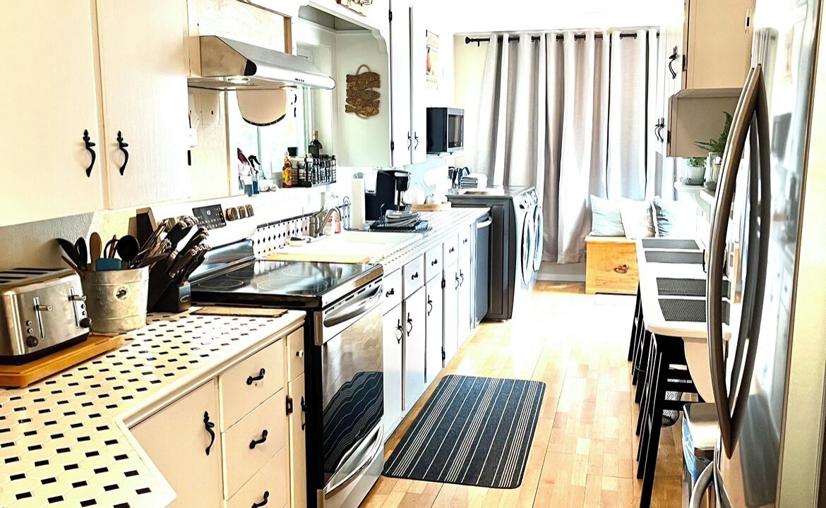 Photo of Kitchen in Mallorytown