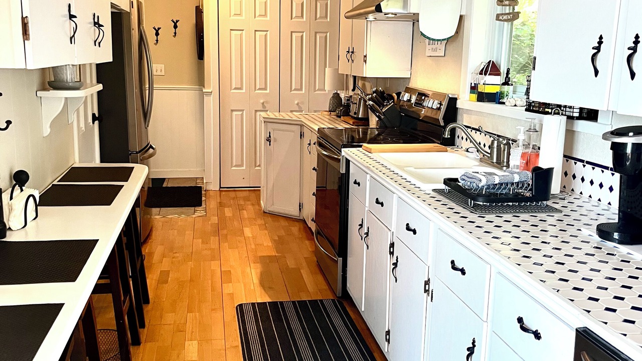 Photo of Kitchen in Mallorytown