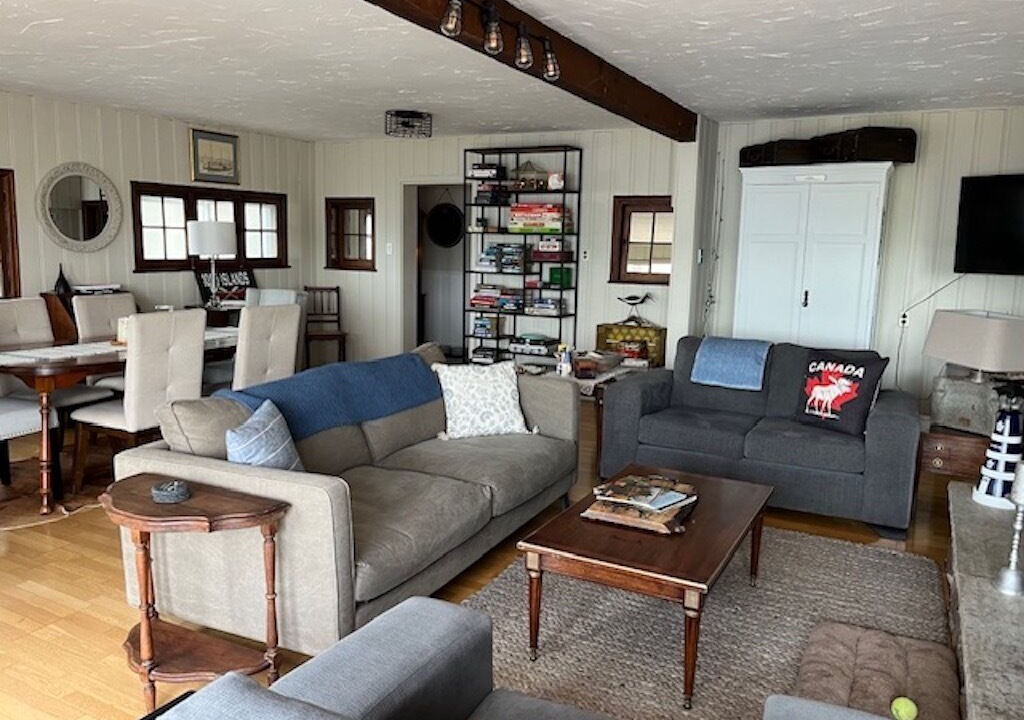 Photo of Livingroom in Mallorytown
