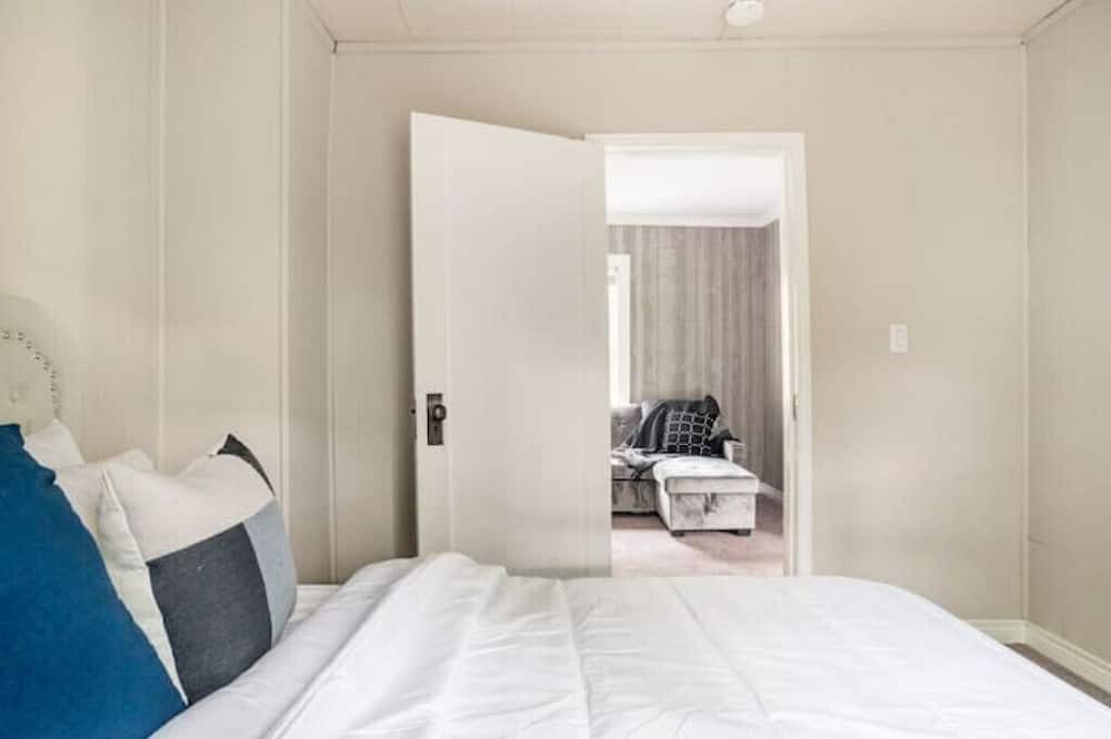 Photo of Bedroom in Mineola