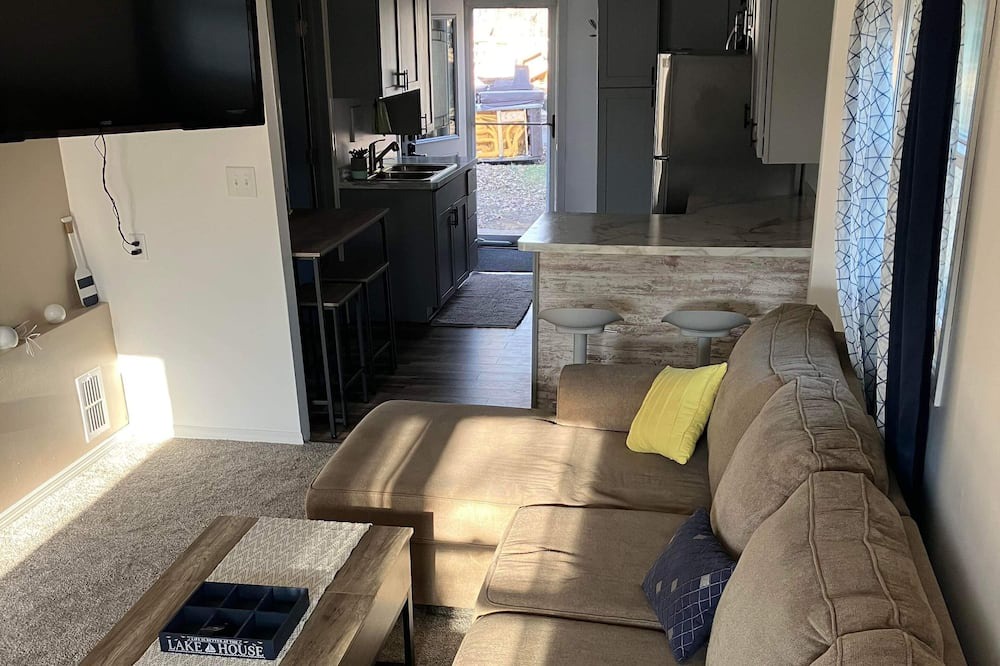 Photo of Livingroom in Oak Grove
