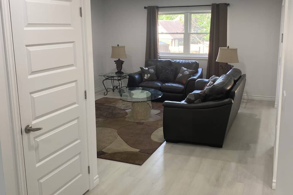 Photo of Livingroom in Belmont