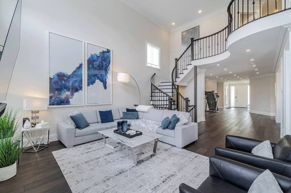 Photo of Livingroom in Meadowvale Village