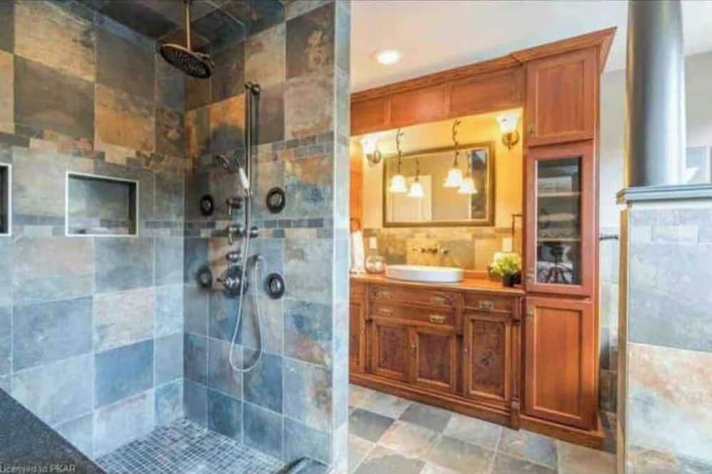 Photo of Bathroom in Otonabee-South Monaghan