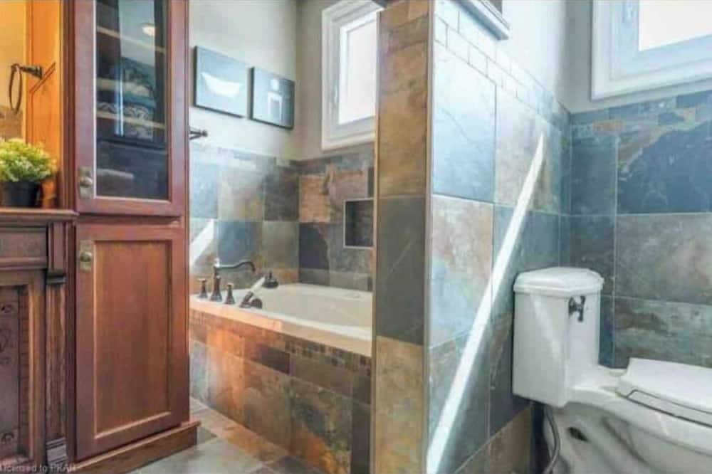 Photo of Bathroom in Otonabee-South Monaghan