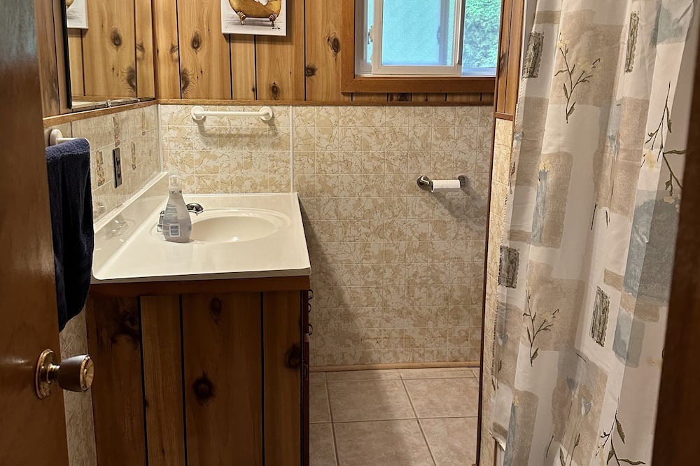 Photo of Bathroom in Balm Beach