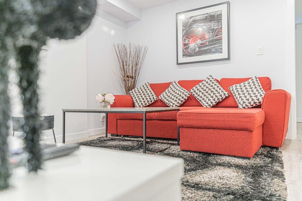 Photo of Livingroom in Streetsville