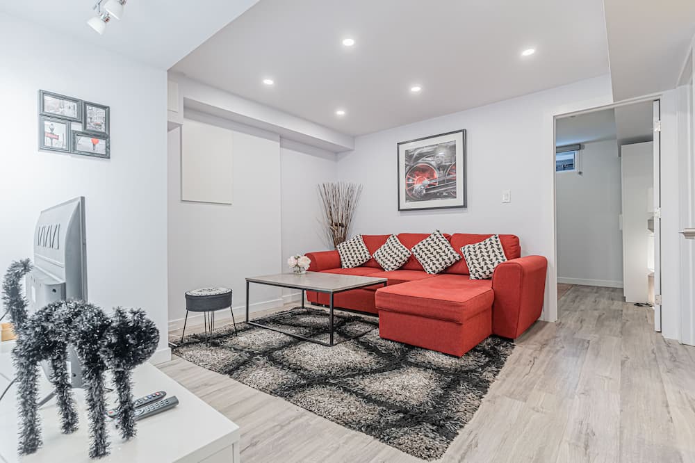 Photo of Livingroom in Streetsville