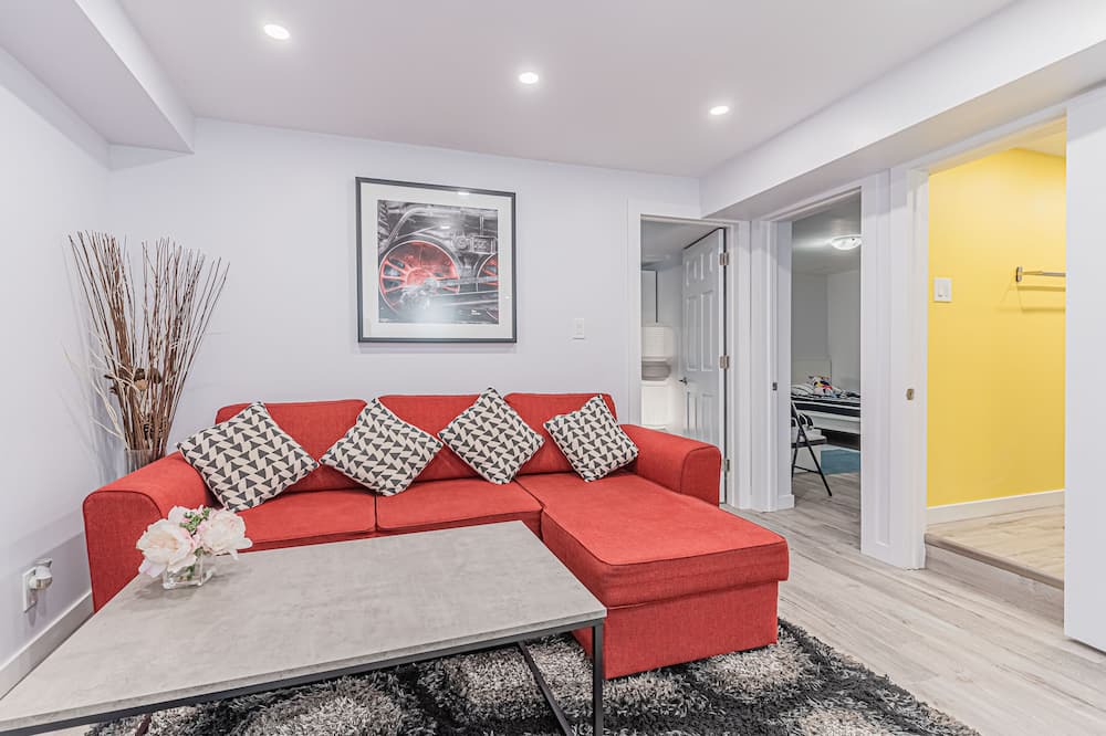Photo of Livingroom in Streetsville