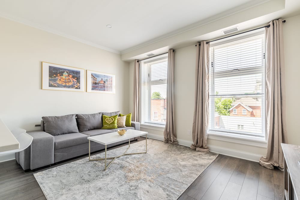 Photo of Livingroom in Smiths Falls