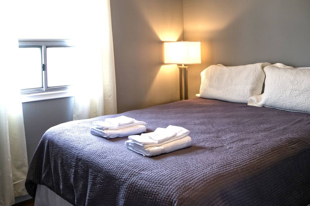 Photo of Bedroom in Roseneath