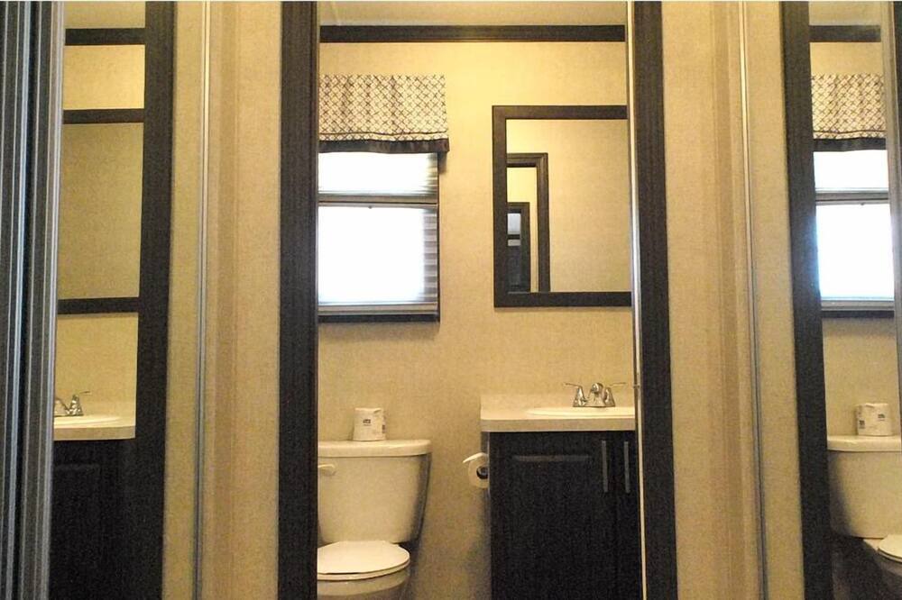 Photo of Bathroom in Roseneath