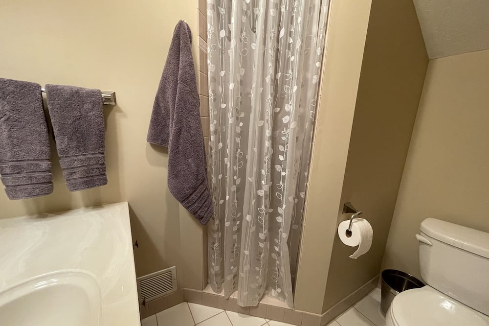 Photo of Bathroom in Annandale