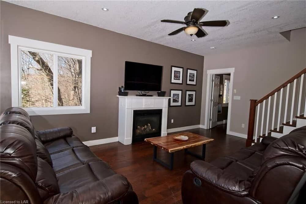 Photo of Livingroom in Huntsville