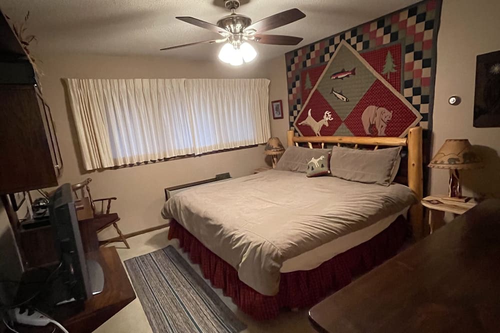 Photo of Bedroom in Hill City