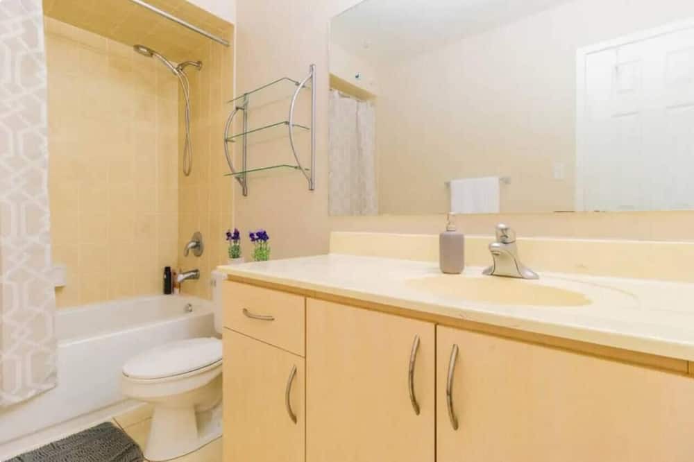 Photo of Bathroom in Churchill Meadows