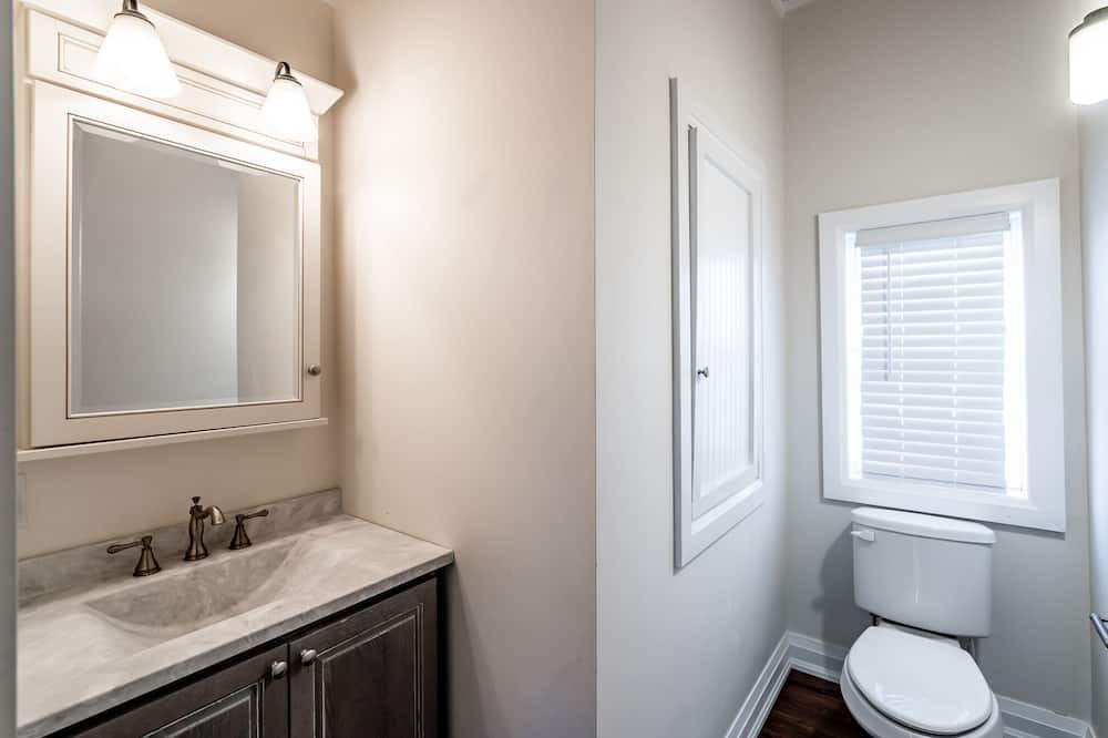 Photo of Bathroom in Wainfleet