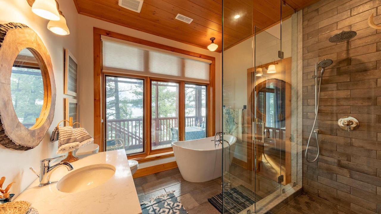 Photo of Bathroom in Muskoka Lakes