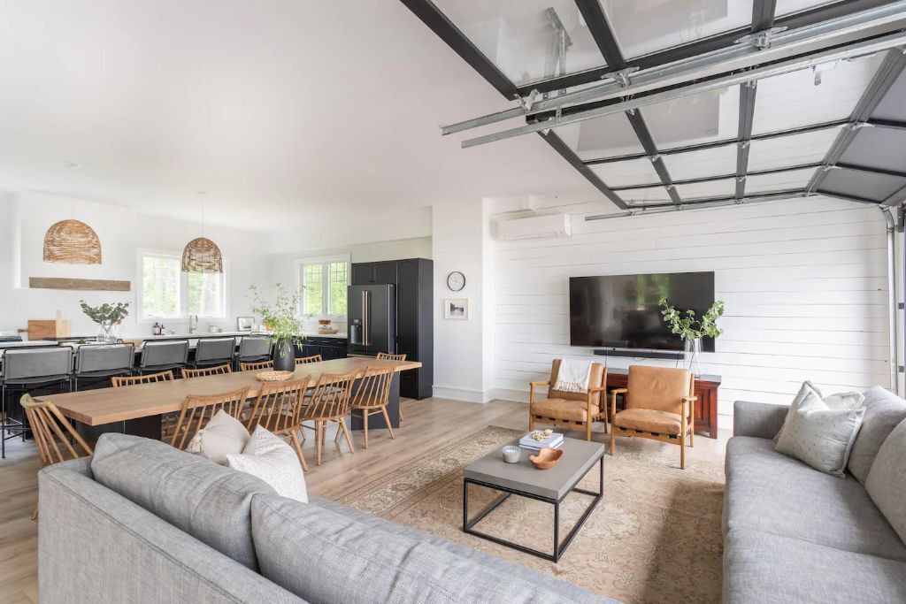 Photo of Livingroom in Georgian Bay