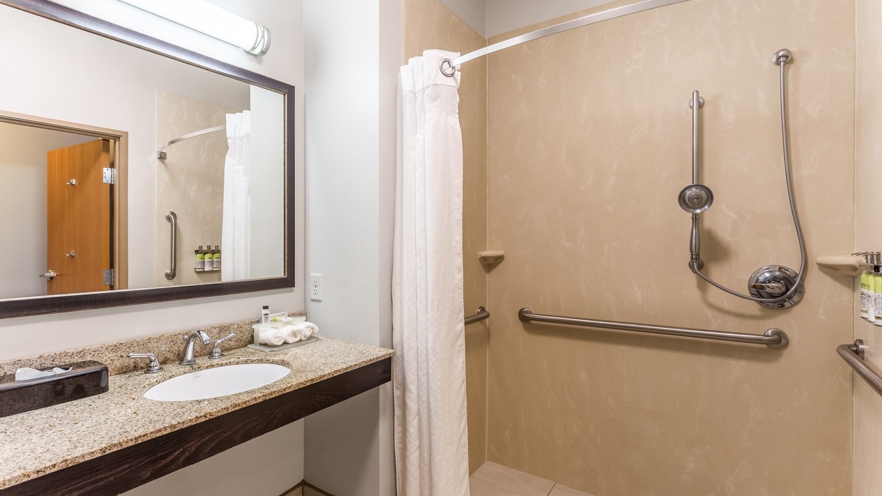 Photo of Bathroom in Albert Lea