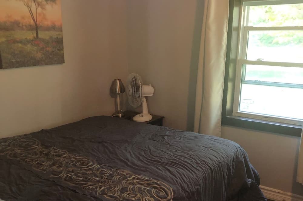 Photo of Bedroom in Harcourt