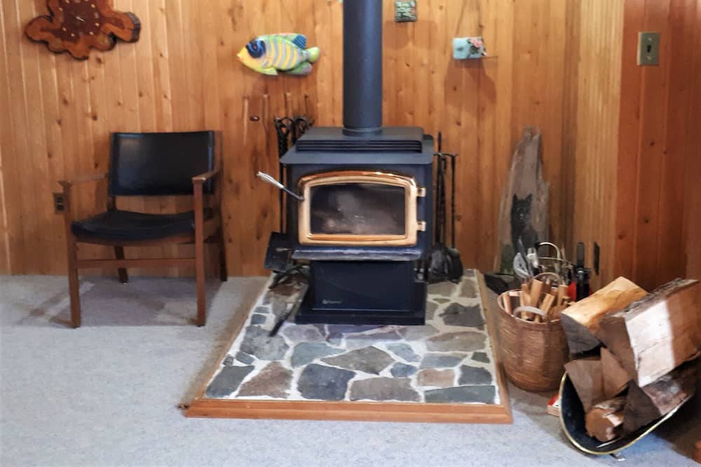 Photo of Livingroom in Marmora and Lake