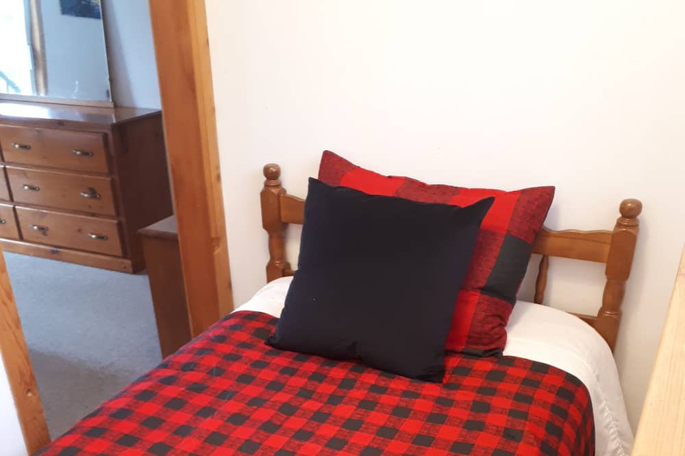 Photo of Bedroom in Marmora and Lake