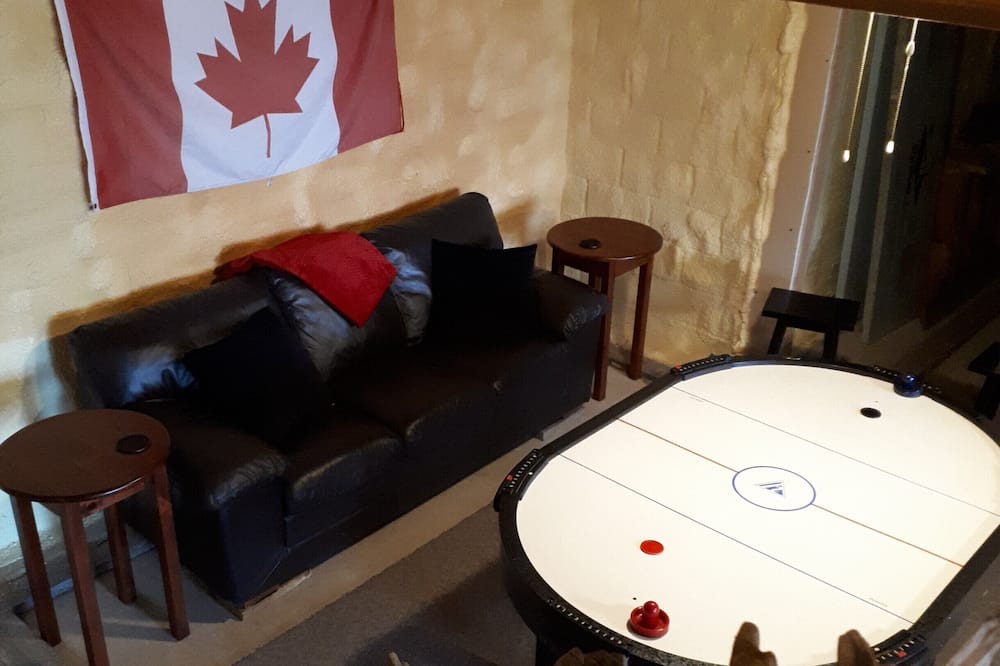 Photo of Livingroom in Marmora and Lake