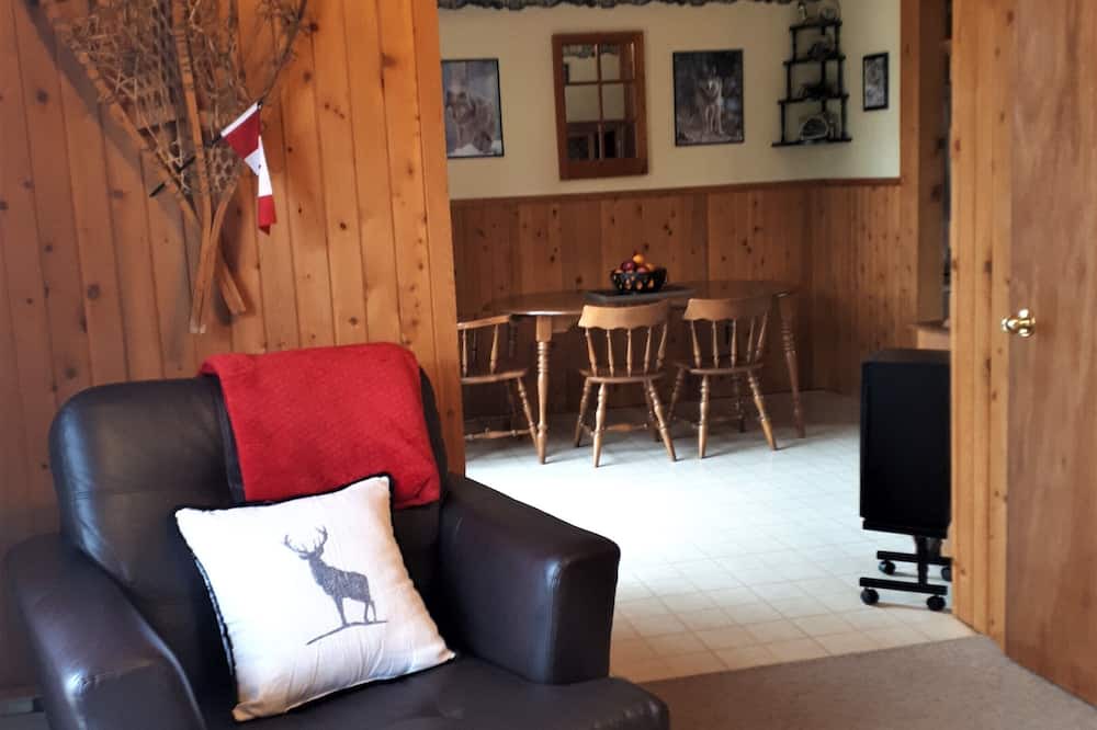 Photo of Livingroom in Marmora and Lake