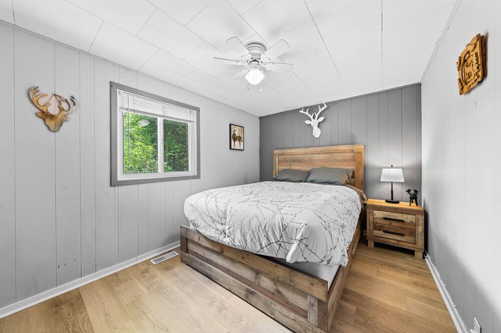 Photo of Bedroom in Bracebridge