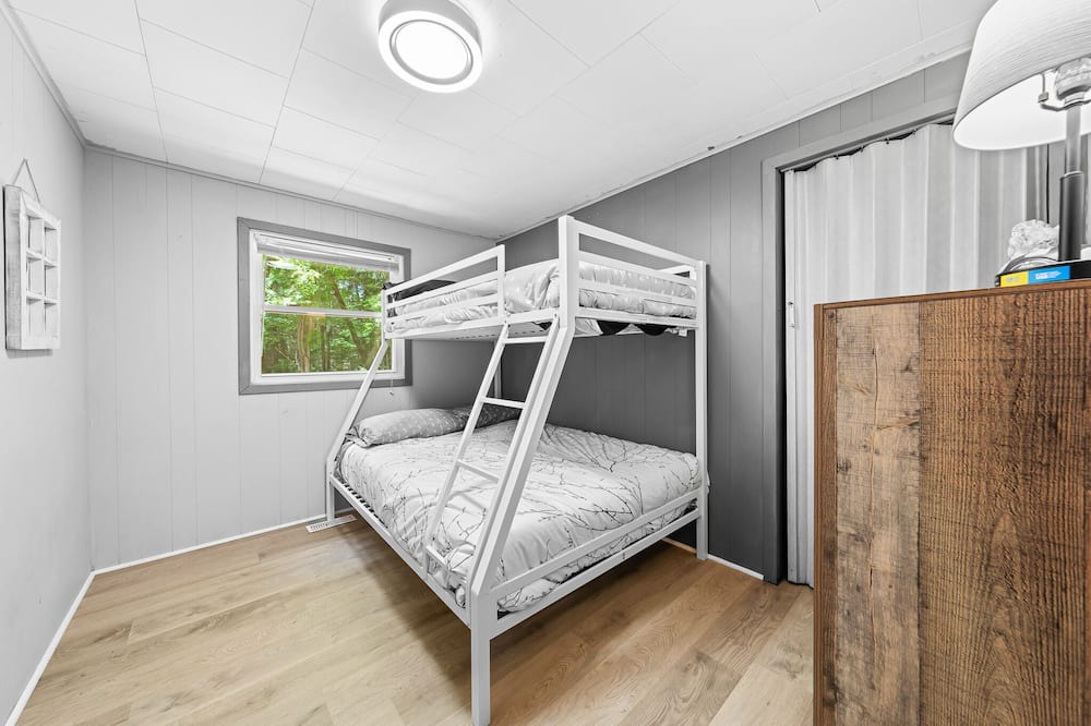 Photo of Bedroom in Bracebridge