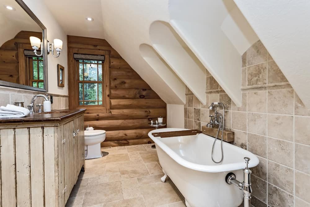 Photo of Bathroom in North Frontenac