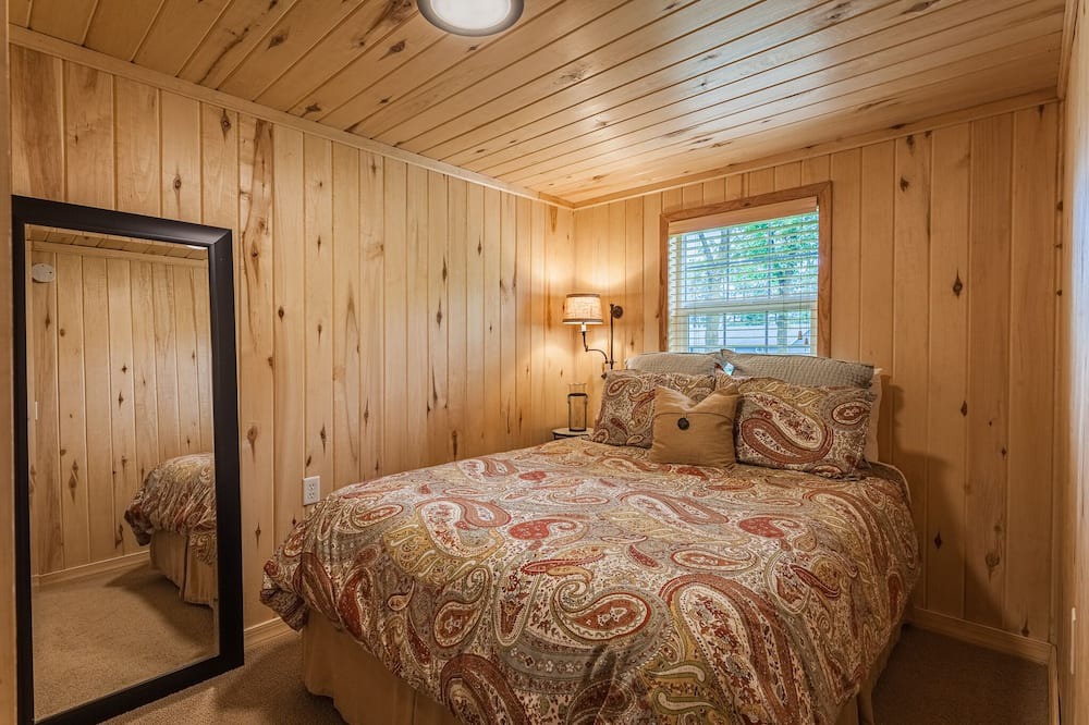 Photo of Bedroom in Richville