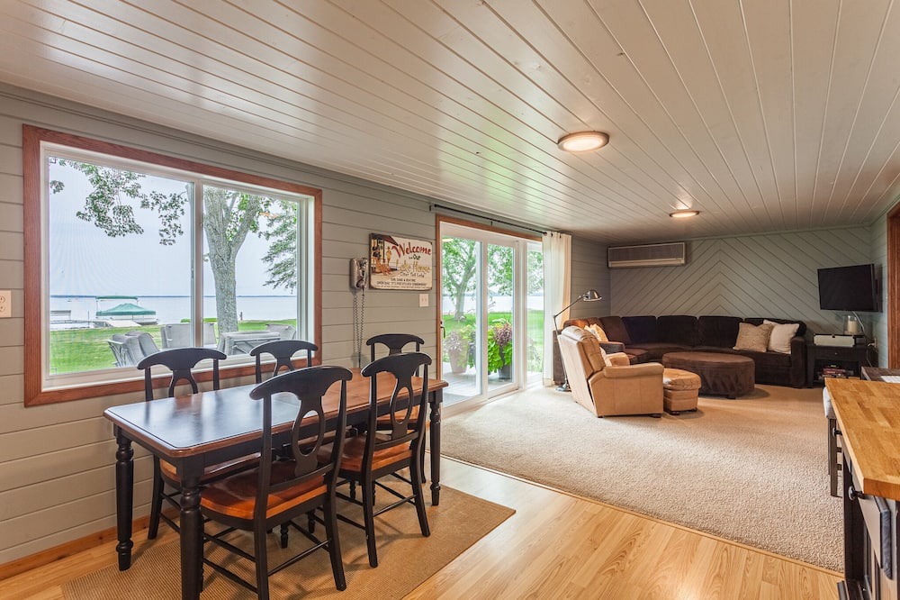 Photo of Livingroom in Richville