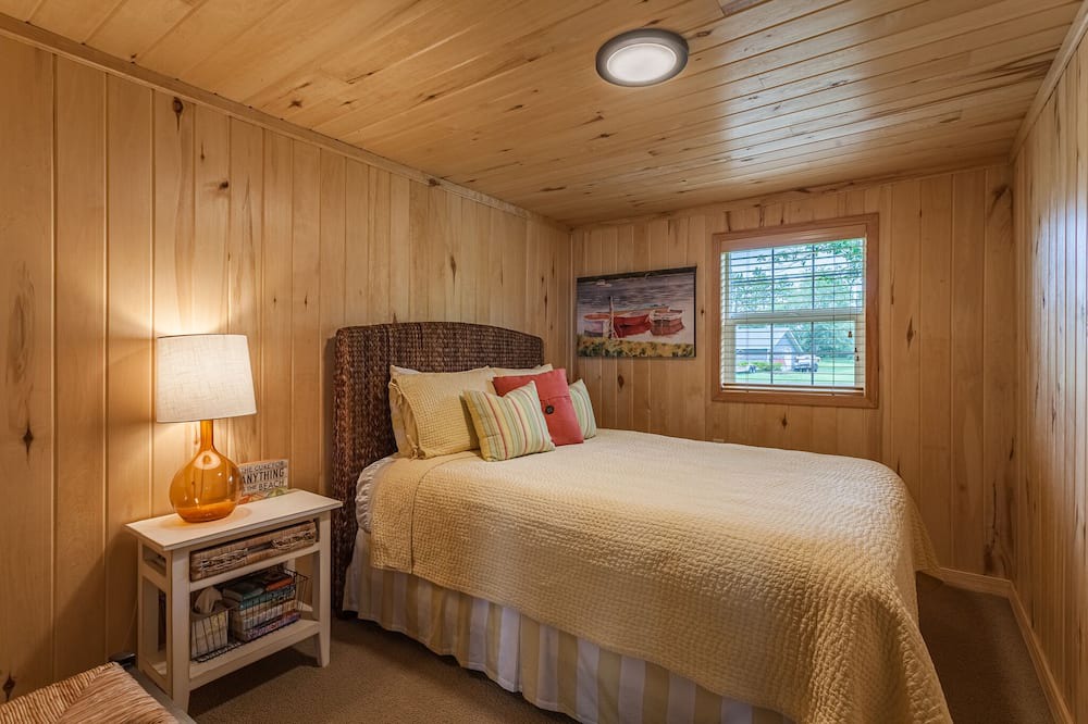 Photo of Bedroom in Richville
