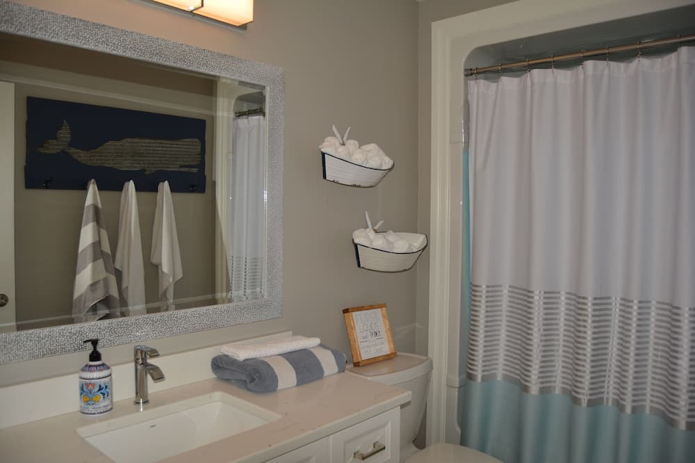 Photo of Bathroom in Wainfleet