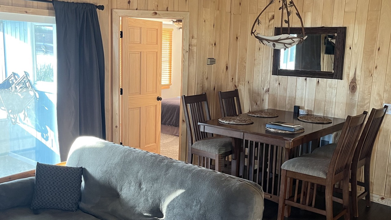 Photo of Livingroom in Motley