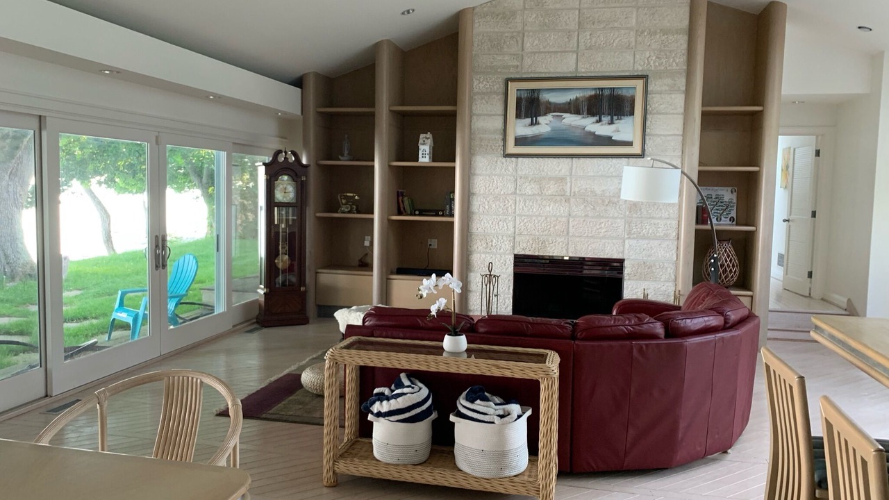 Photo of Livingroom in Port Colborne