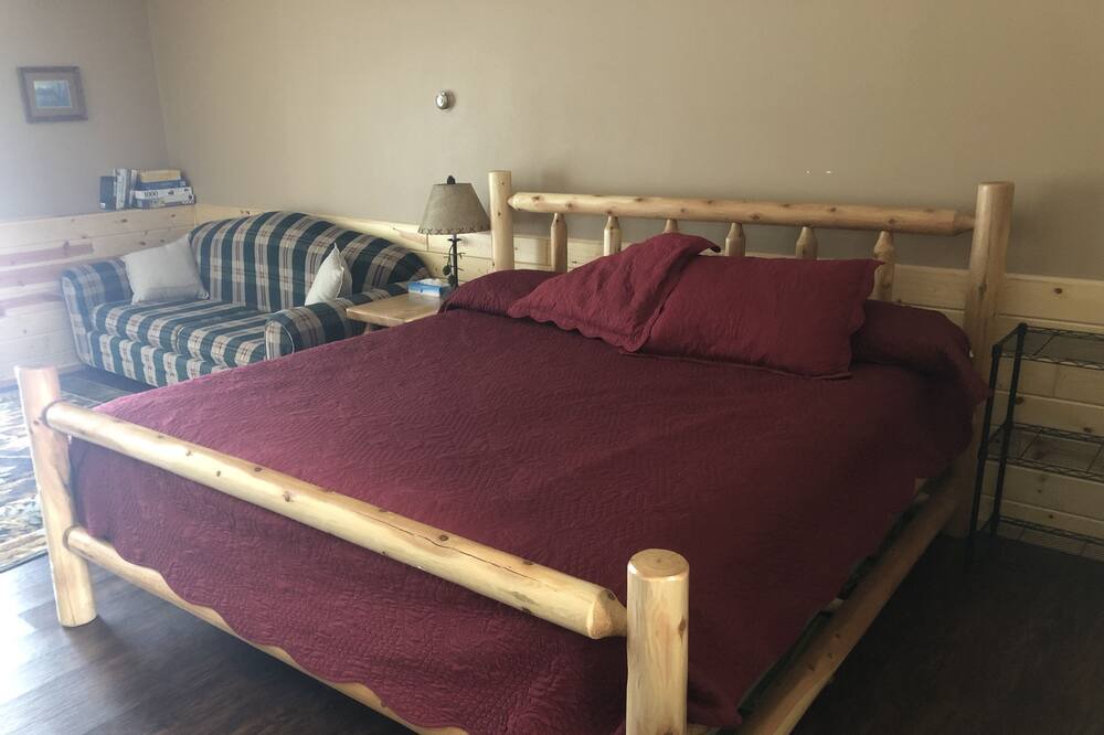 Photo of Bedroom in Hill City
