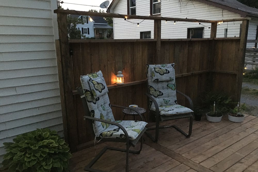 Photo of Patio Balcony in Centre Hastings
